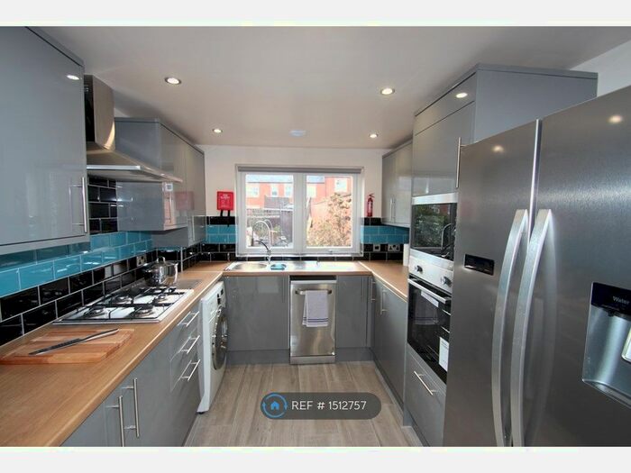 6 Bedroom Terraced House To Rent In Cemetery Road, Sheffield, S11