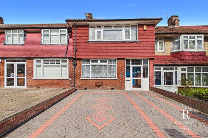 3 Bedroom Terraced House For Sale In Croydon Road, Beddington, CR0