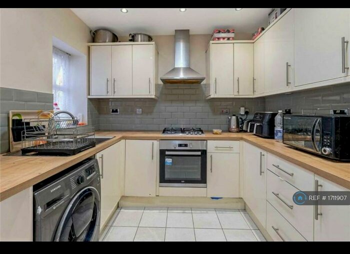 2 Bedroom End Of Terrace House To Rent In King Edward Road, London, IG11