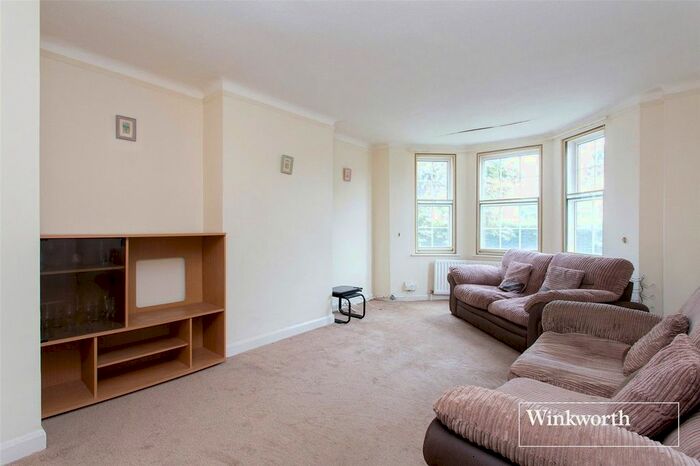 2 Bedroom Flat To Rent In Manor Court, Aylmer Road, East Finchley, London, N2