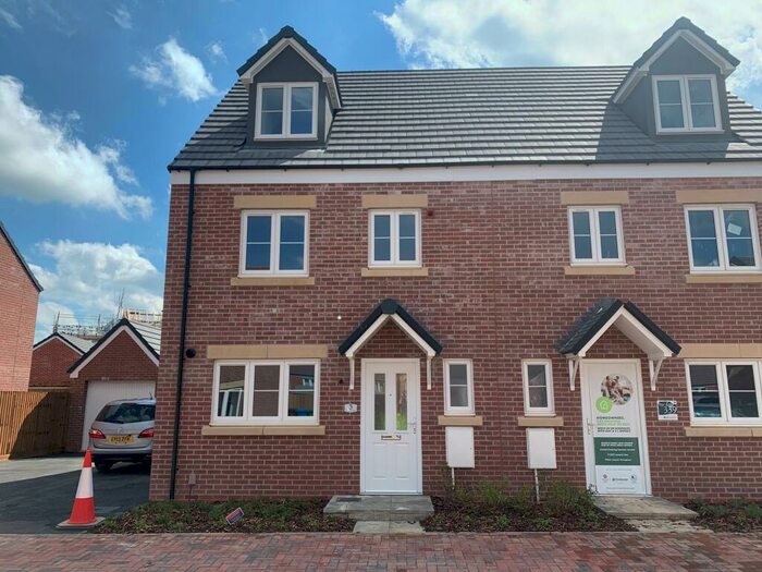4 Bedroom House To Rent In Lindersmith Close, Weldon, Corby, NN17