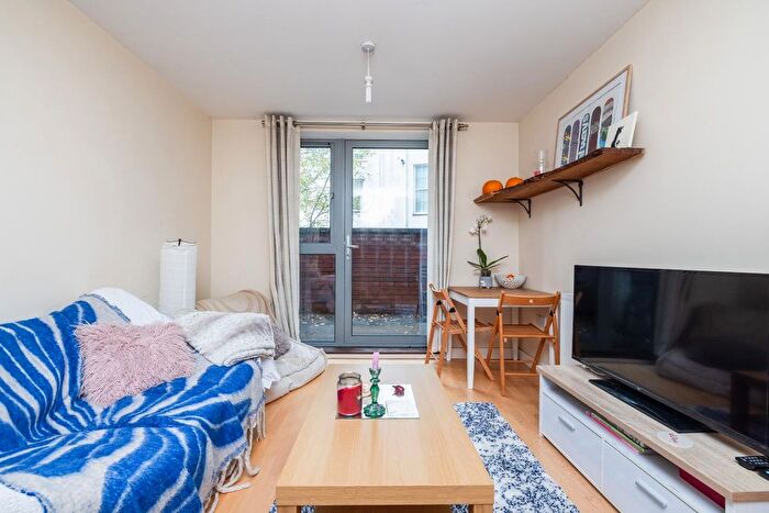 2 Bedroom Flat For Sale In Armidale Place, Montpellier, BS6