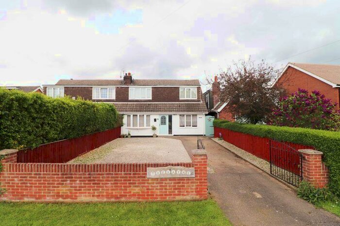 4 Bedroom Semi-Detached House To Rent In Town Road, Tetney, DN36
