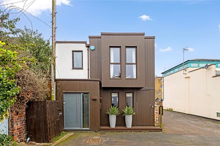 4 Bedroom Detached House To Rent In Oxford Walk, Cheltenham, Gloucestershire, GL52