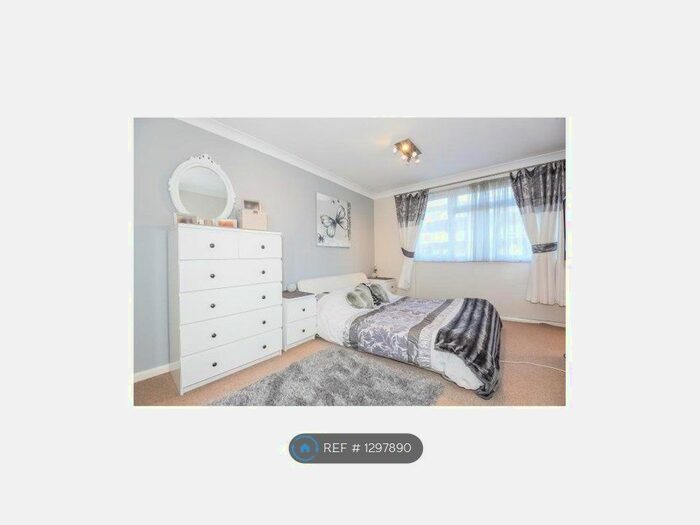 3 Bedroom Terraced House To Rent In Hill Brow, Reading RG2