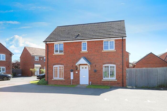 3 Bedroom Semi Detached House For Sale In Weir Crescent, Kidderminster, DY11