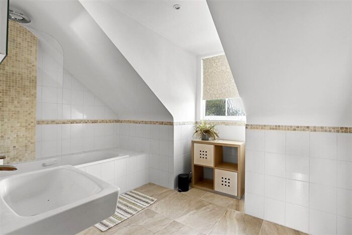 2 Bedroom Flat For Sale In Edmunds House, Hemnall Street, Epping, CM16