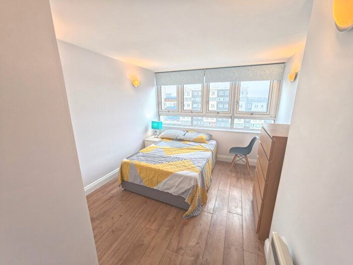 3 Bedroom Flat To Rent In Charlotte Despard Avenue, London, SW11