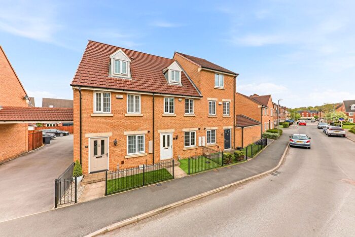 3 Bedroom Terraced House For Sale In Dunlop Avenue, Leeds, LS12