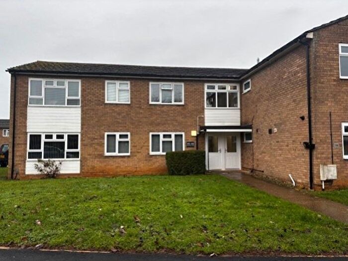 2 Bedroom Flat To Rent In Sycamore Drive, Carterton, Oxon, OX18