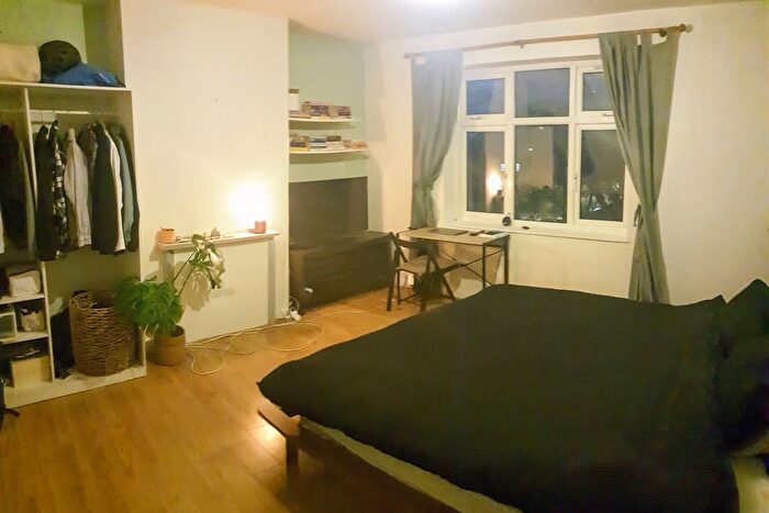 2 Bedroom Flat To Rent In Buttesland Street, London, N1