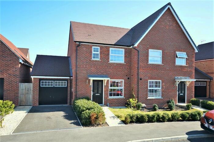 2 Bedroom Semi-Detached House To Rent In Esingdon Drive, Thame, OX9