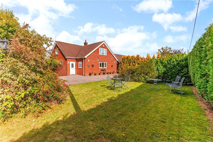 3 Bedroom Detached House For Sale In Eastsands, Burbage, Marlborough, Wiltshire, SN8