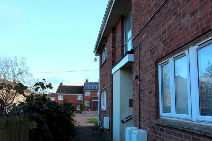 1 Bedroom Flat To Rent In Lloyds Court, Exeter, EX1