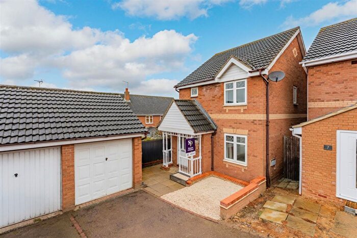 3 Bedroom Detached House For Sale In - Cytringan Close, Kettering, NN15