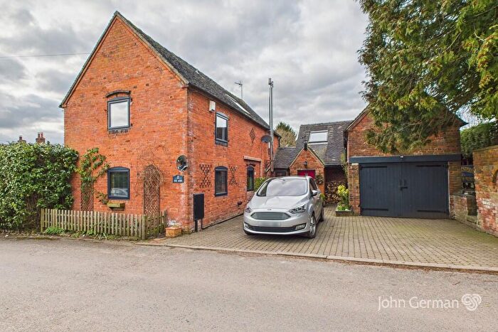 4 Bedroom Barn Conversion For Sale In Thurvaston Road, Marston Montgomery, DE6
