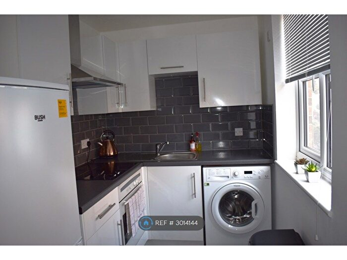 Studio To Rent In Knowles Close, West Drayton, UB7