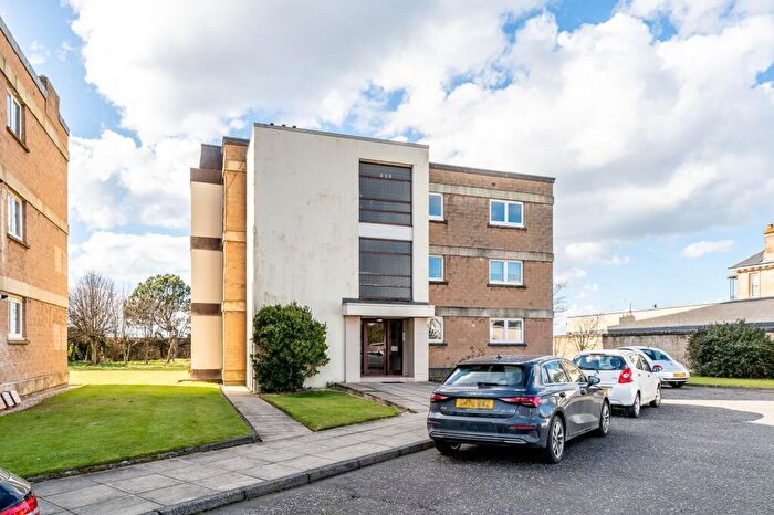 3 Bedroom Flat To Rent In Craigend Road, Troon, KA10