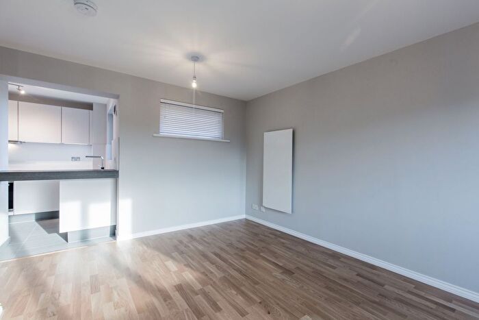 1 Bedroom Flat To Rent In Myers Lane, London, SE14