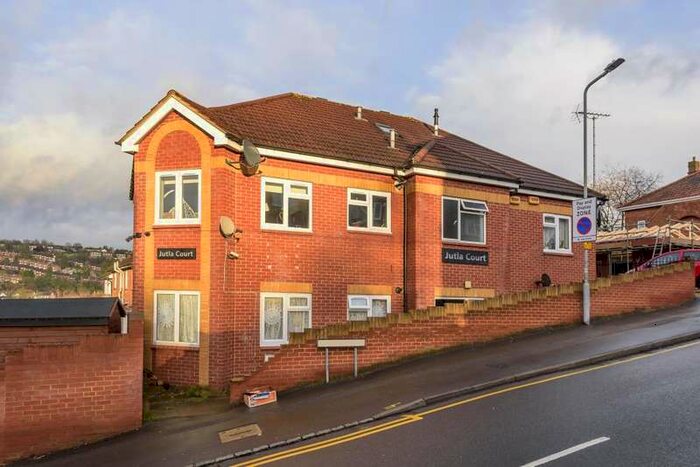 1 Bedroom Apartment To Rent In High Wycombe, Buckinghamshire, HP11