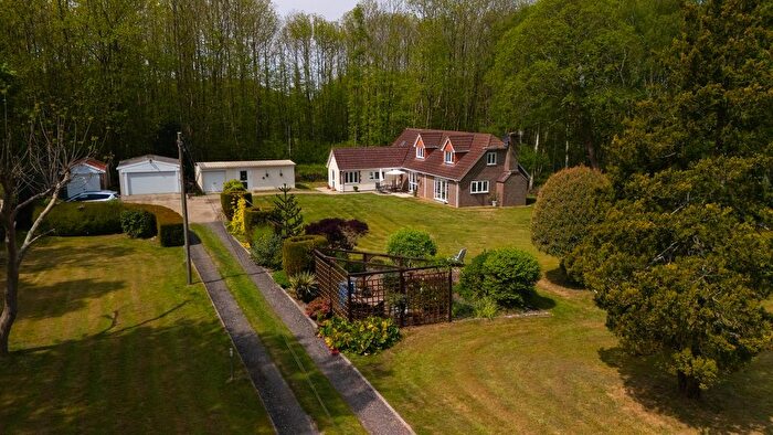 4 Bedroom Chalet For Sale In Cross Drive, Kingswood, Maidstone, ME17