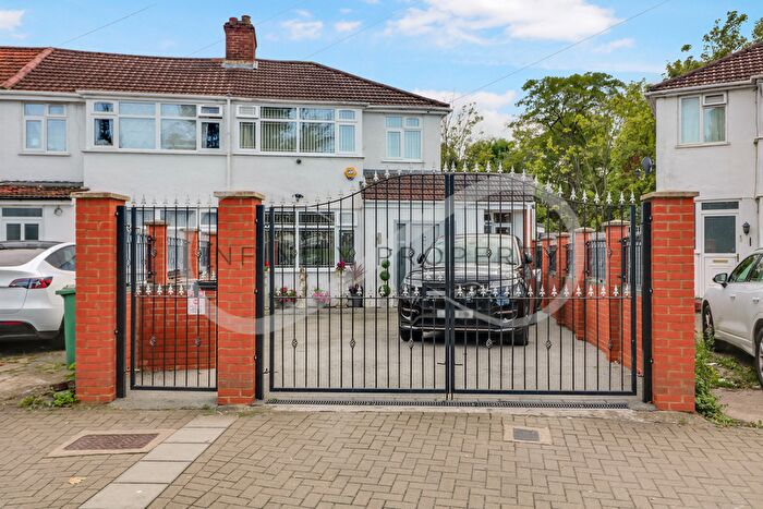 5 Bedroom Semi-Detached House To Rent In Turner Road, Edgware, HA8