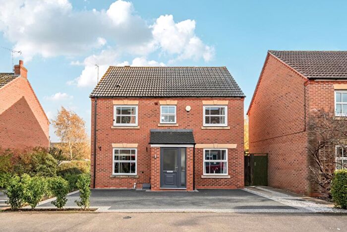 4 Bedroom Detached House For Sale In Leylands Way, Warwick, Warwickshire, CV34