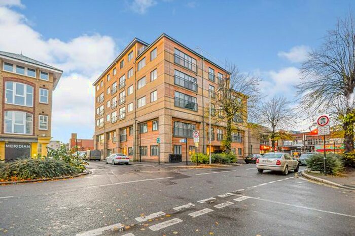 2 Bedroom Flat To Rent In Pechiney House, The Grove, Slough, Berkshire, SL1