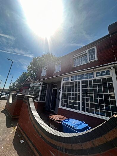 4 Bedroom Semi-detached House For Sale In Alms Hill Road, Manchester, M8
