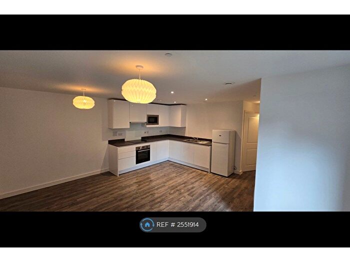 2 Bedroom Flat To Rent In Strutt House, Derby, DE1