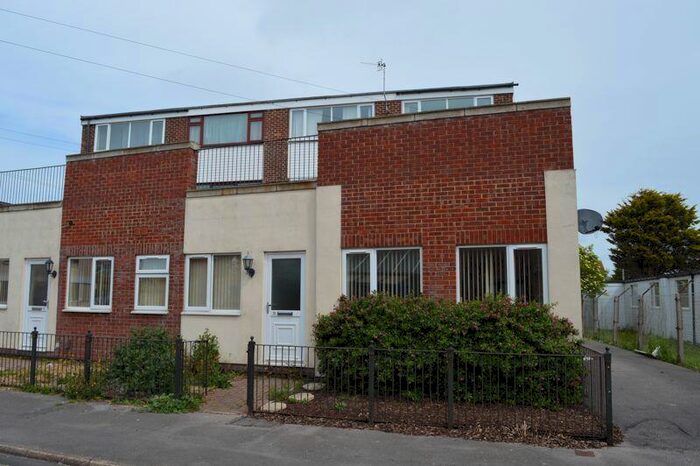 2 Bedroom Flat To Rent In Creek Road, Hayling Island., PO11