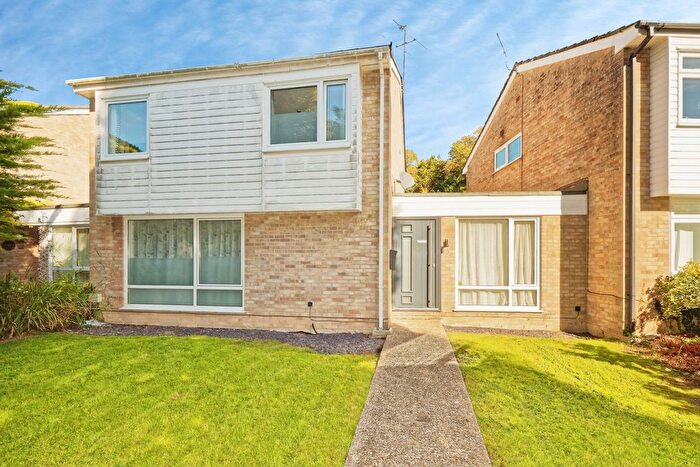 5 Bedroom Link Detached House For Sale In Kingston Close, River, Dover, Kent, CT17