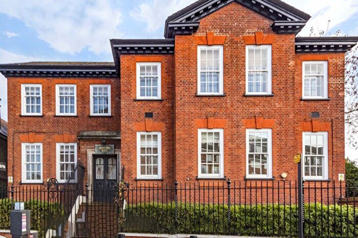 2 Bedroom Flat To Rent In Sutton Court Road, London, W4