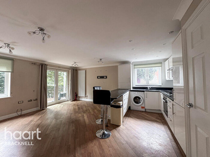 2 Bedroom Apartment To Rent In Brook Avenue, Ascot, SL5