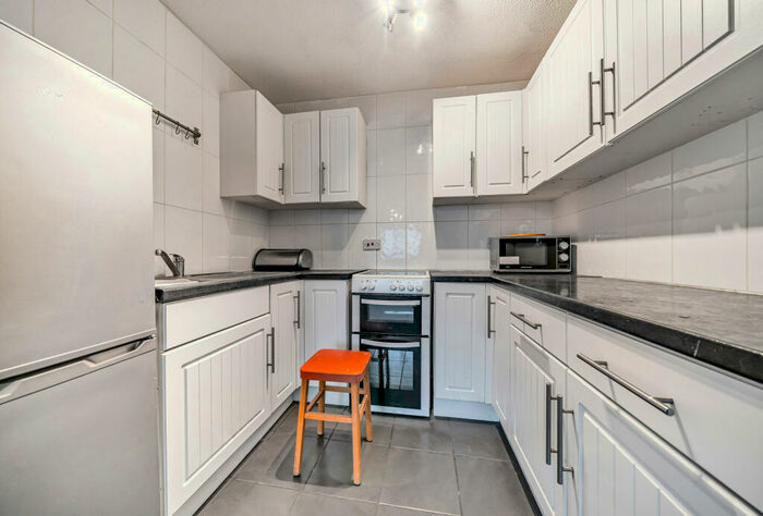 1 Bedroom Apartment For Sale In Chatsworth Place, Mitcham, CR4