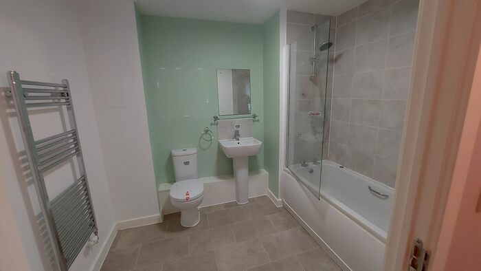 2 Bedroom Flat To Rent In Grange Road, Chalfont St Peter, SL9
