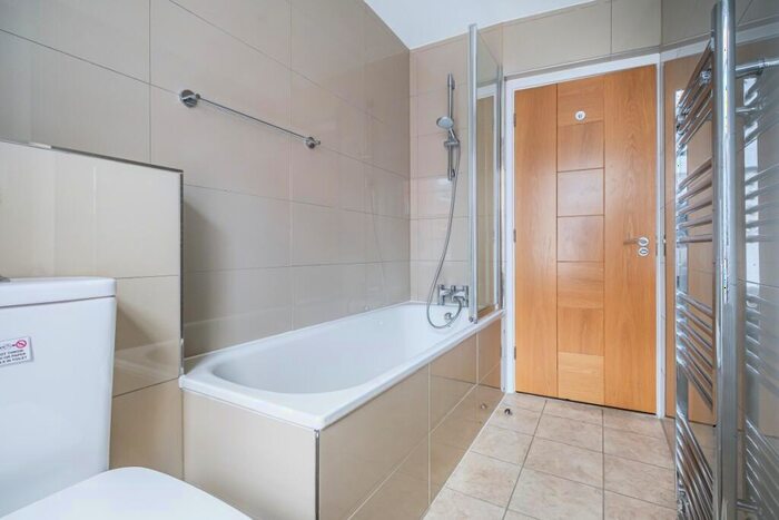 2 Bedroom Flat To Rent In Artillery Lane London, E1