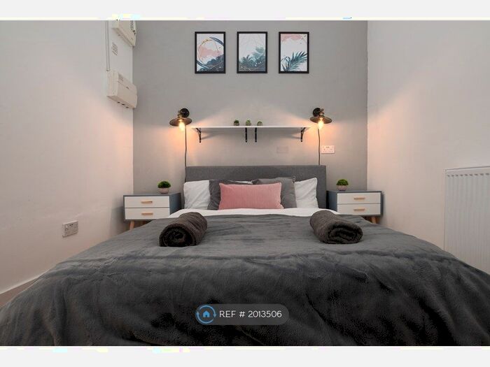 1 Bedroom Flat To Rent In Rotherwood Road, London, SW15