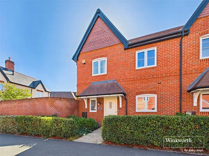 3 Bedroom End Of Terrace House To Rent In Hazylwood, Wokingham, Berkshire, RG40