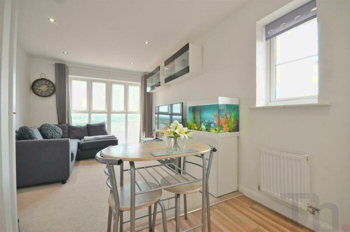 1 Bedroom Flat To Rent In Chinchen Close, Whippingham, PO32