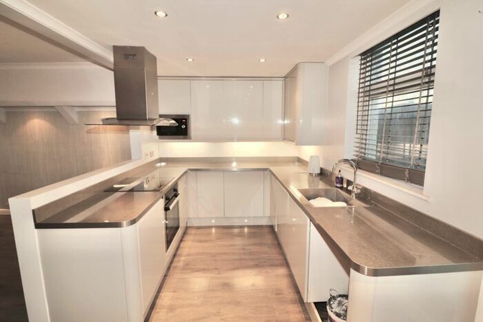 4 Bedroom Semi-Detached House To Rent In Wood Avenue Purfleet, RM19