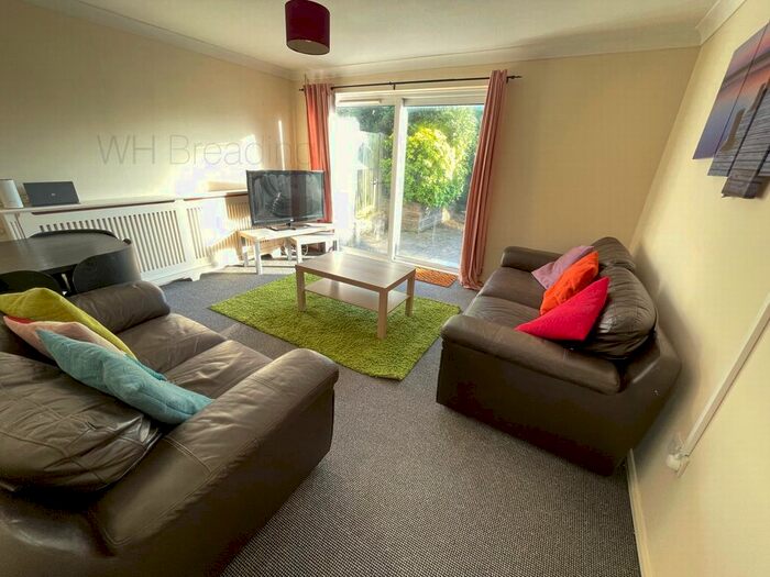 4 Bedroom Terraced House To Rent In Hallett Walk, Canterbury, CT1