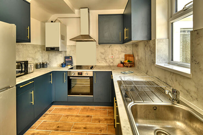 4 Bedroom House To Rent In Forest Road, Fishponds, South West, BS16