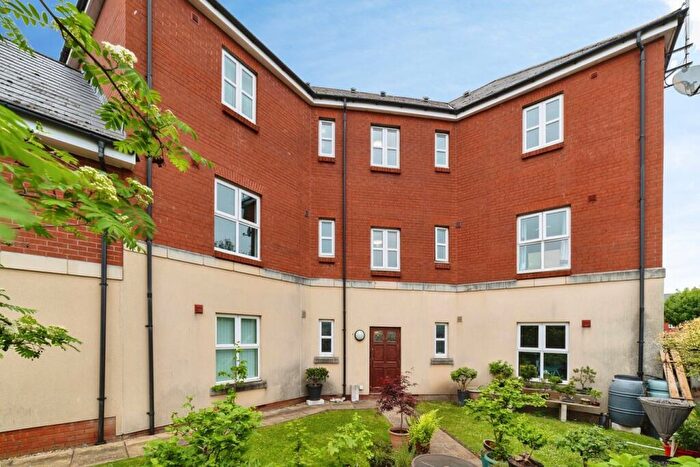 2 Bedroom Flat For Sale In Foundry Close, Melksham, SN12