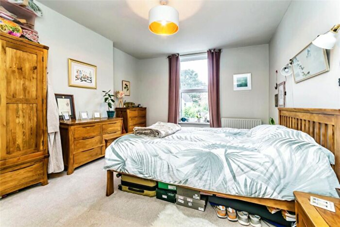 1 Bedroom Flat For Sale In Hatchlands Road, Redhill, Surrey, RH1