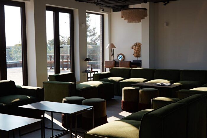 Studio To Rent In Greenhill Way, Harrow, HA1