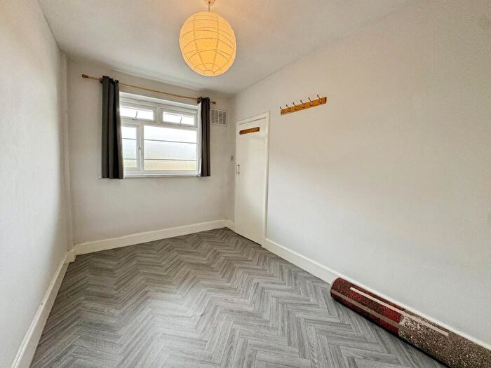 1 Bedroom Flat To Rent In Wilmslow Road, East Didsbury, Greater Manchester, M20