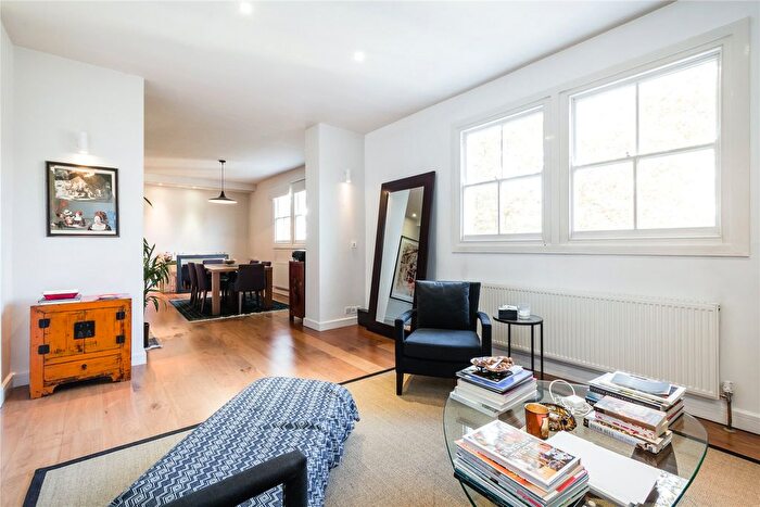 2 Bedroom Flat To Rent In Ovington Square, London, SW3