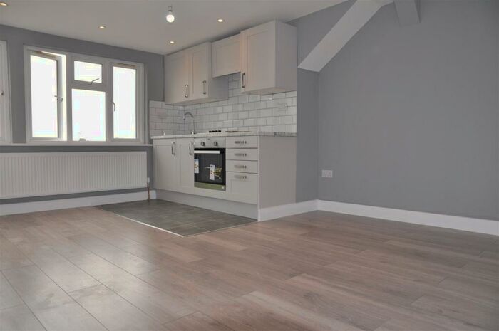 5 Bedroom Semi-Detached House To Rent In Weston Drive, Stanmore, HA7