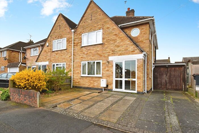 3 Bedroom Semi-Detached House For Sale In Lyngate Avenue, Birstall, Leicester, Leicestershire, LE4